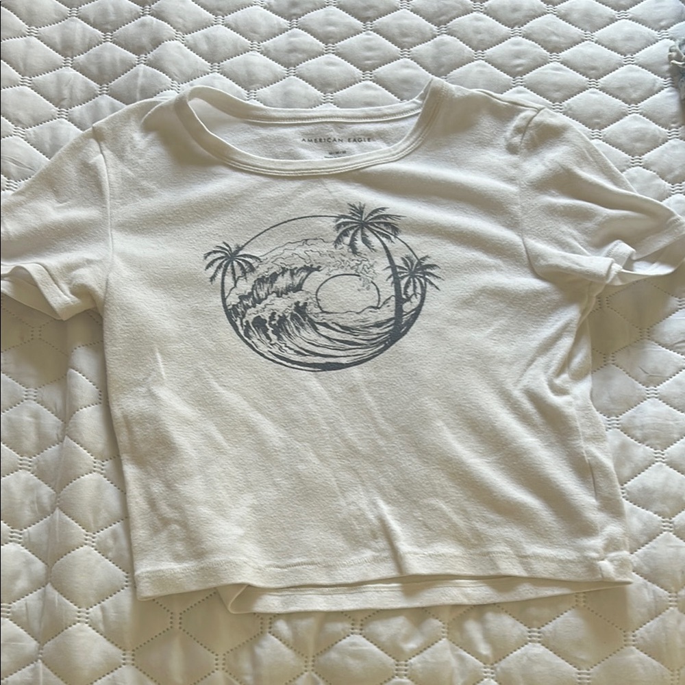 American Eagle Outfitters White Short Sleeve Tee with Graphic Design
